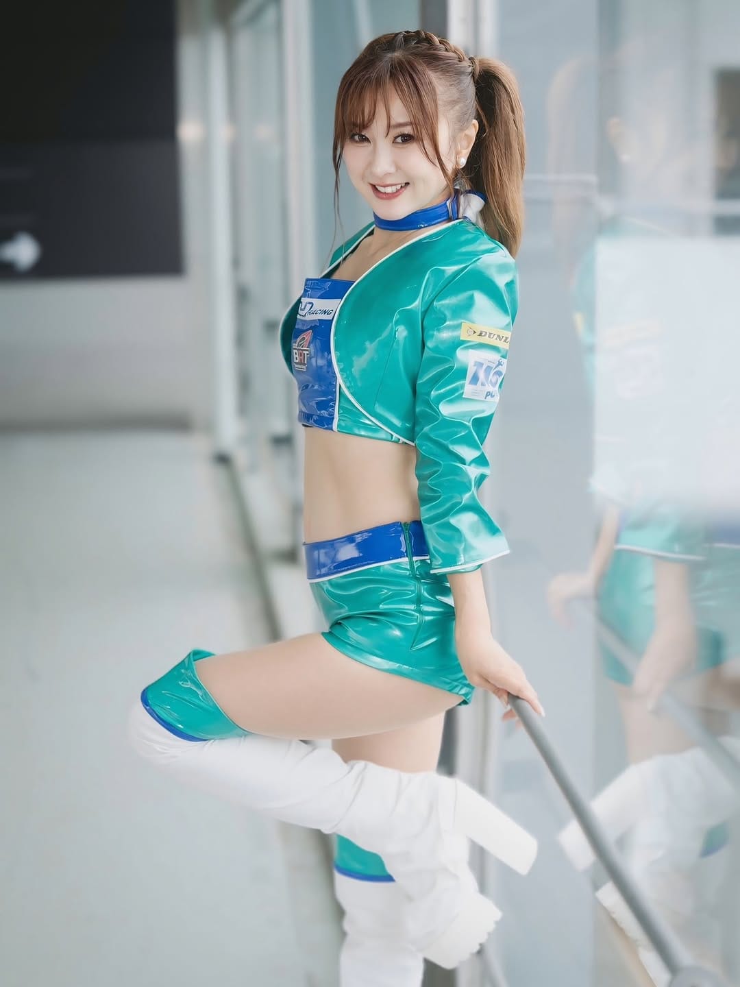 Post 8 by 三宝愛久奈～さんぽう あぐな～🐉quarter博多っ子レースクイーン on Instagram (carousel)
