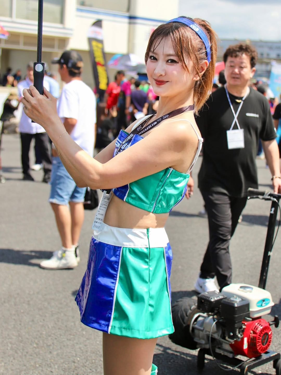 Post 7 by 三宝愛久奈～さんぽう あぐな～🐉quarter博多っ子レースクイーン on Instagram (carousel)