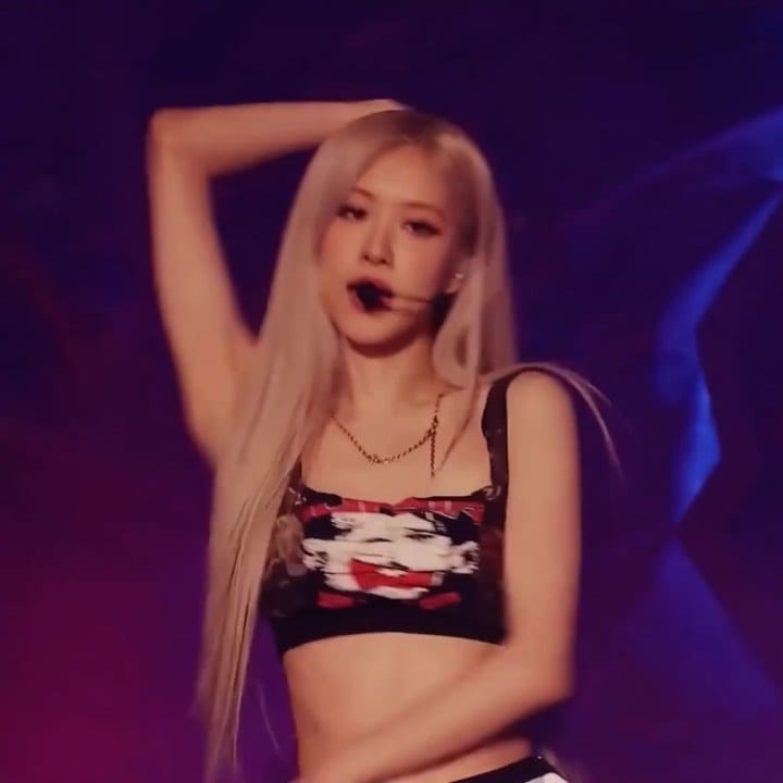 Post 10 by BLACKPINK ROSÉ (로제) on Instagram (video)