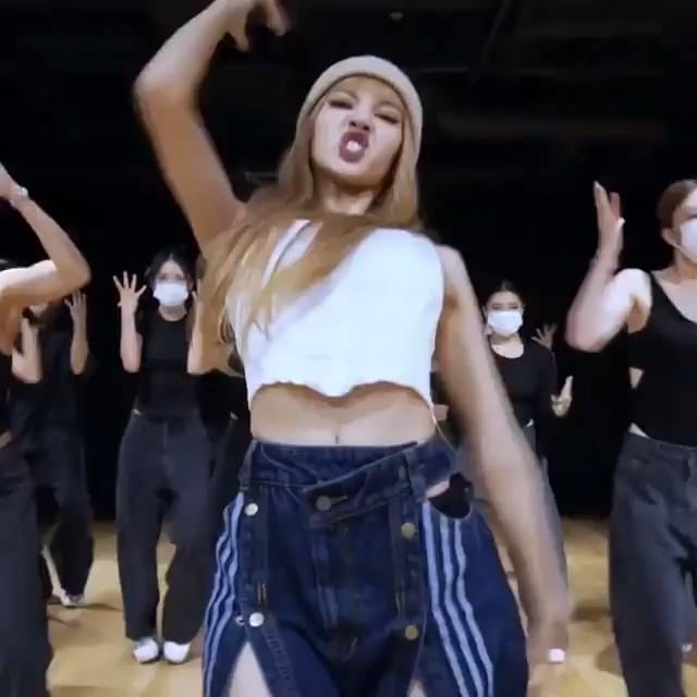 Post 8 by BLΛƆKPINK (블랙핑크) 50K🍀 on Instagram (video)