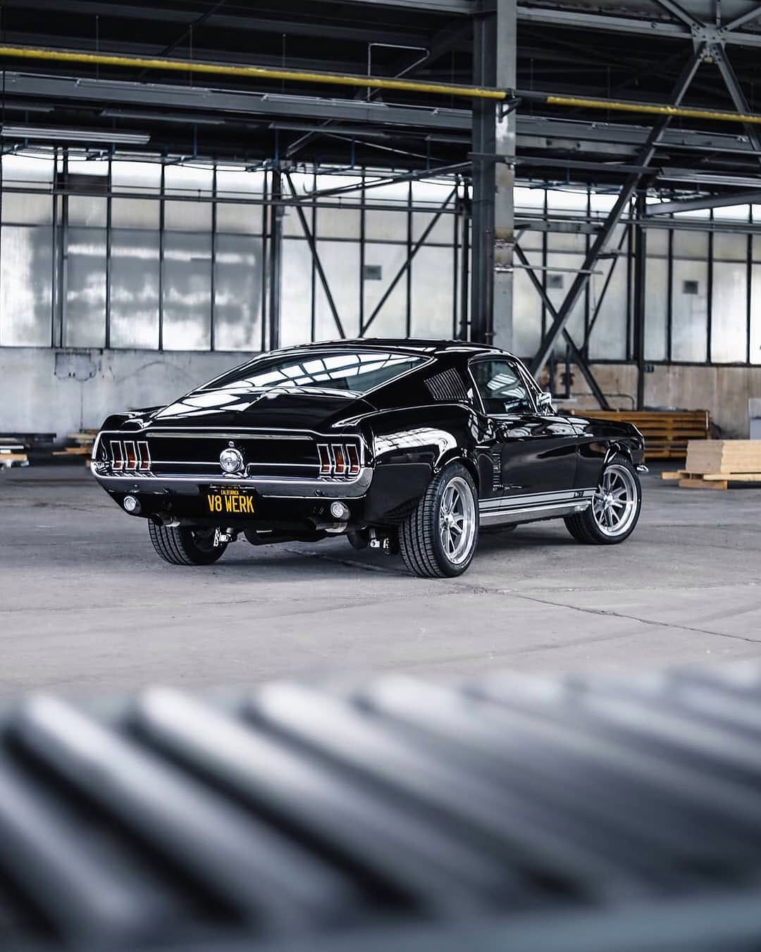Post 10 by Muscle Car Shots on Instagram (image)