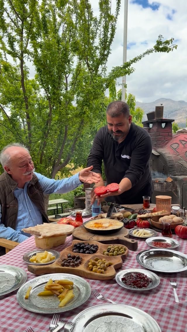 Post 3 by Altan Erkekli on Instagram (video)
