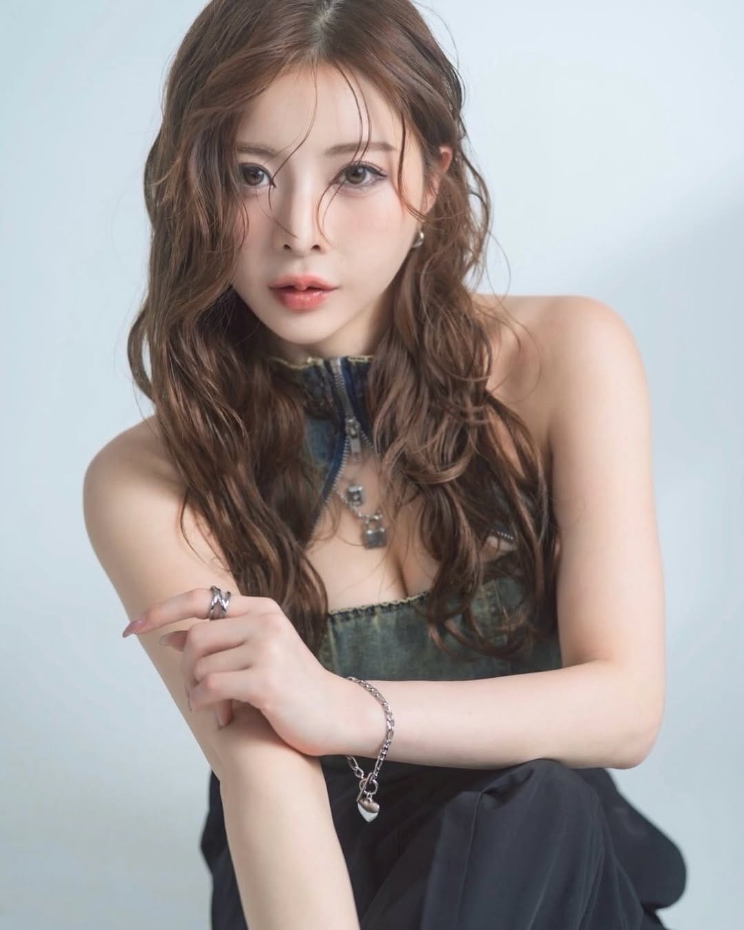 Post 3 by Yuka Shimizu/ヘアメイク/着付け/食器屋さん/𓃡 on Instagram (carousel)