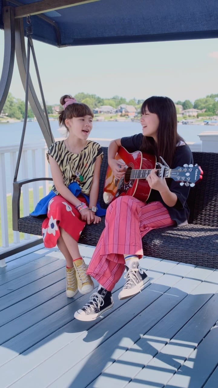 Post 3 by JENNY SHIMA 🍭👅 on Instagram (video)