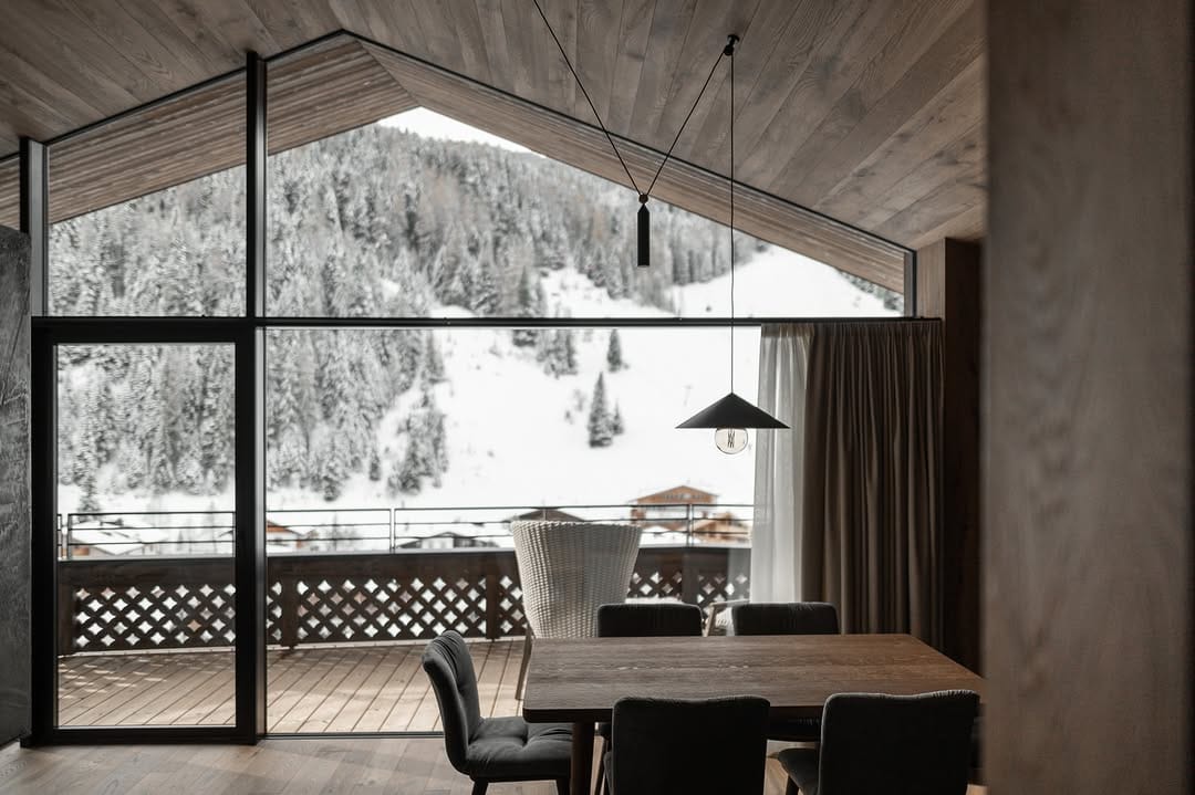 Post 8 by Heimtex Interiors Srl on Instagram (carousel)