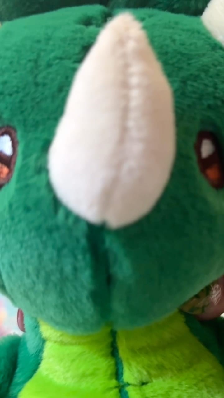 Post 2 by Maïté Draws ♡ on Instagram (video)