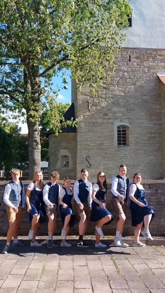 Post 4 by alpenwahnsinn.de Alpenwahnsinn Tracht & Lifestyle on Instagram (video)