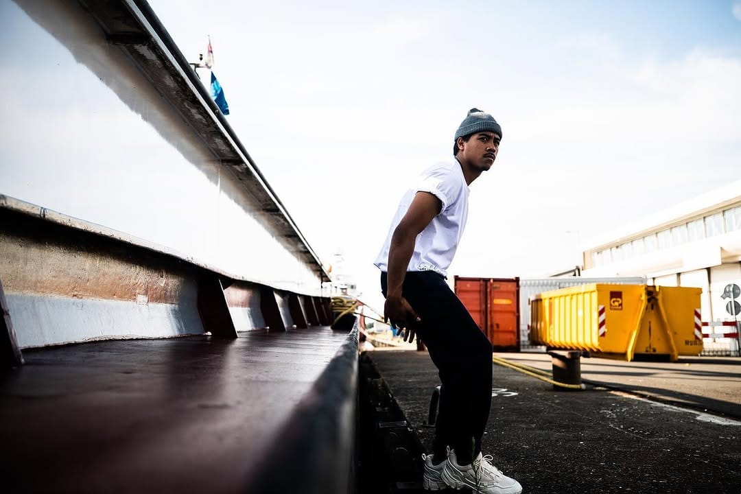 Post 6 by A X R O S S on Instagram (image)