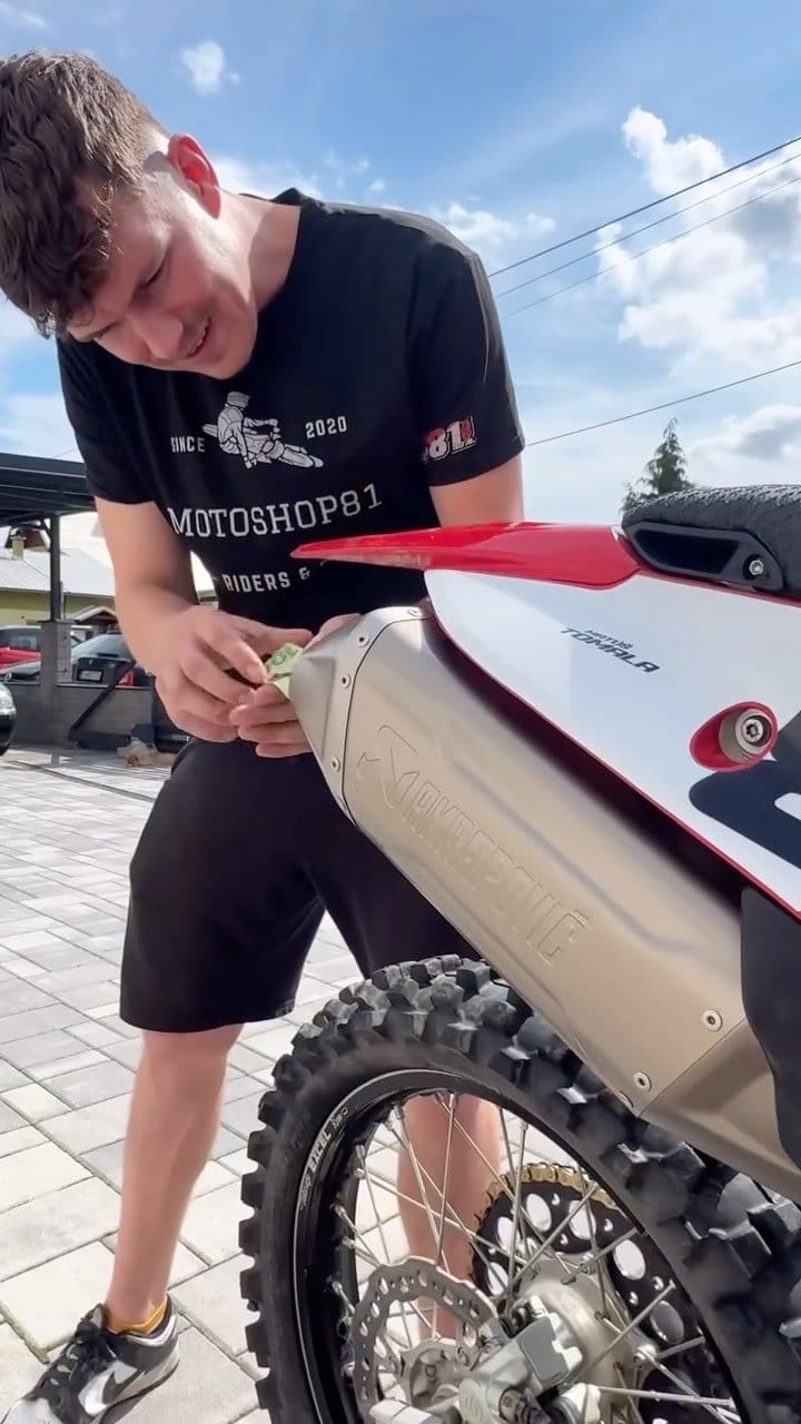 Post 6 by MOTOSHOP81 on Instagram (video)
