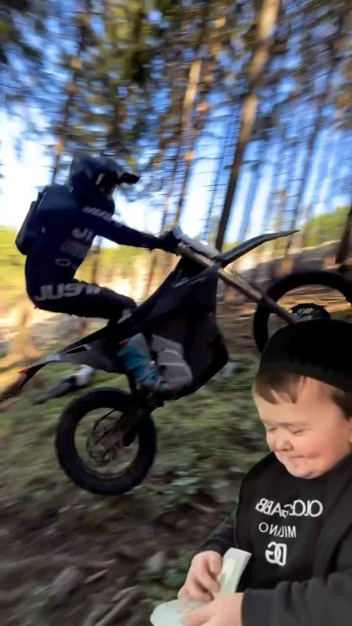 Post 4 by MOTOSHOP81 on Instagram (video)