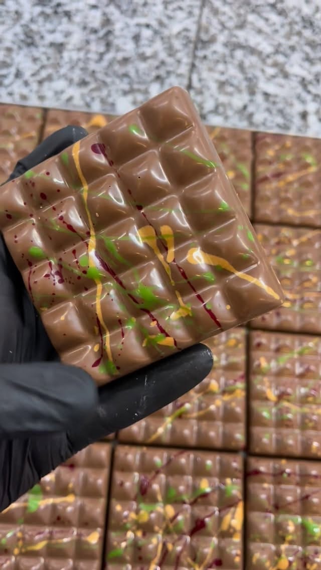 Post 5 by NB Chocolate House Luxembourg on Instagram (video)