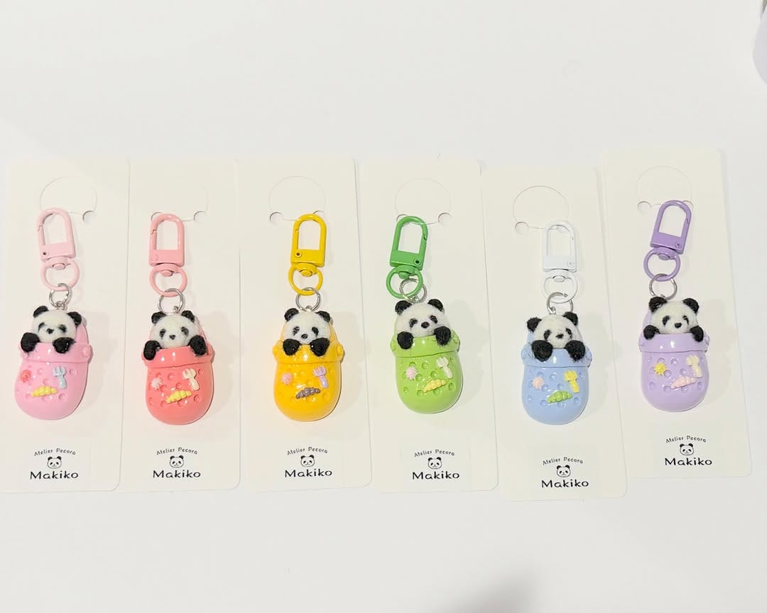 Post 2 by Makiko| 癒しパンダ作家 ・羊毛フェルト講師　Makiko | Needle Felting Panda Artist on Instagram (image)