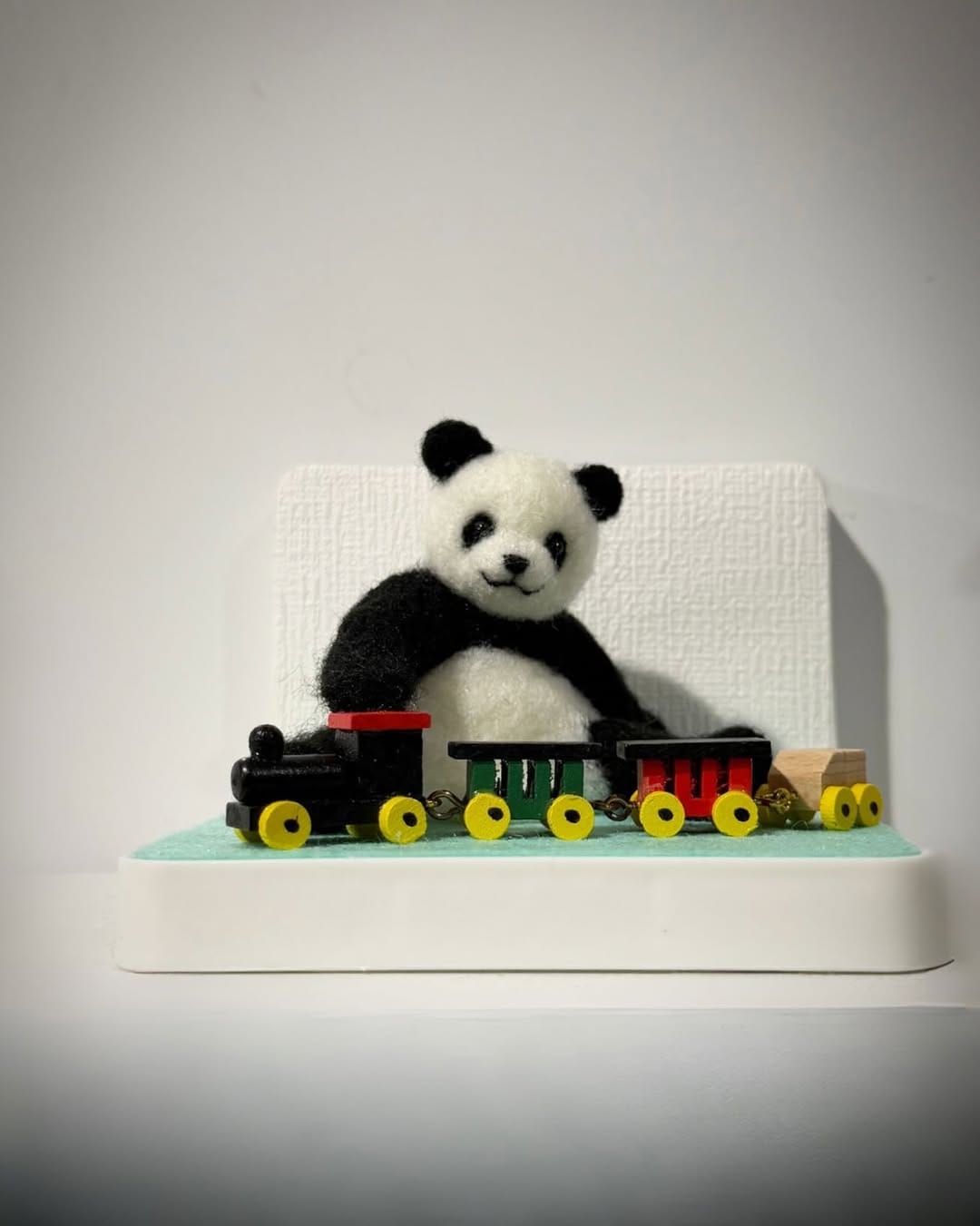 Post 1 by Makiko| 癒しパンダ作家 ・羊毛フェルト講師　Makiko | Needle Felting Panda Artist on Instagram (image)