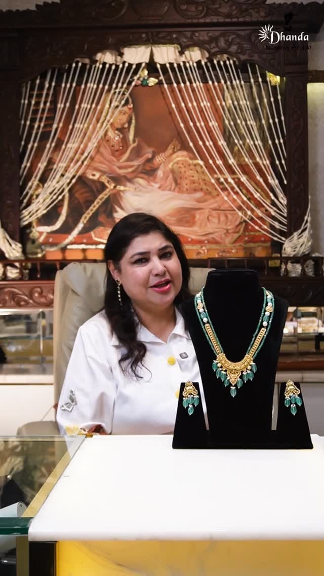 Post 8 by Dhanda Jewellers on Instagram (video)