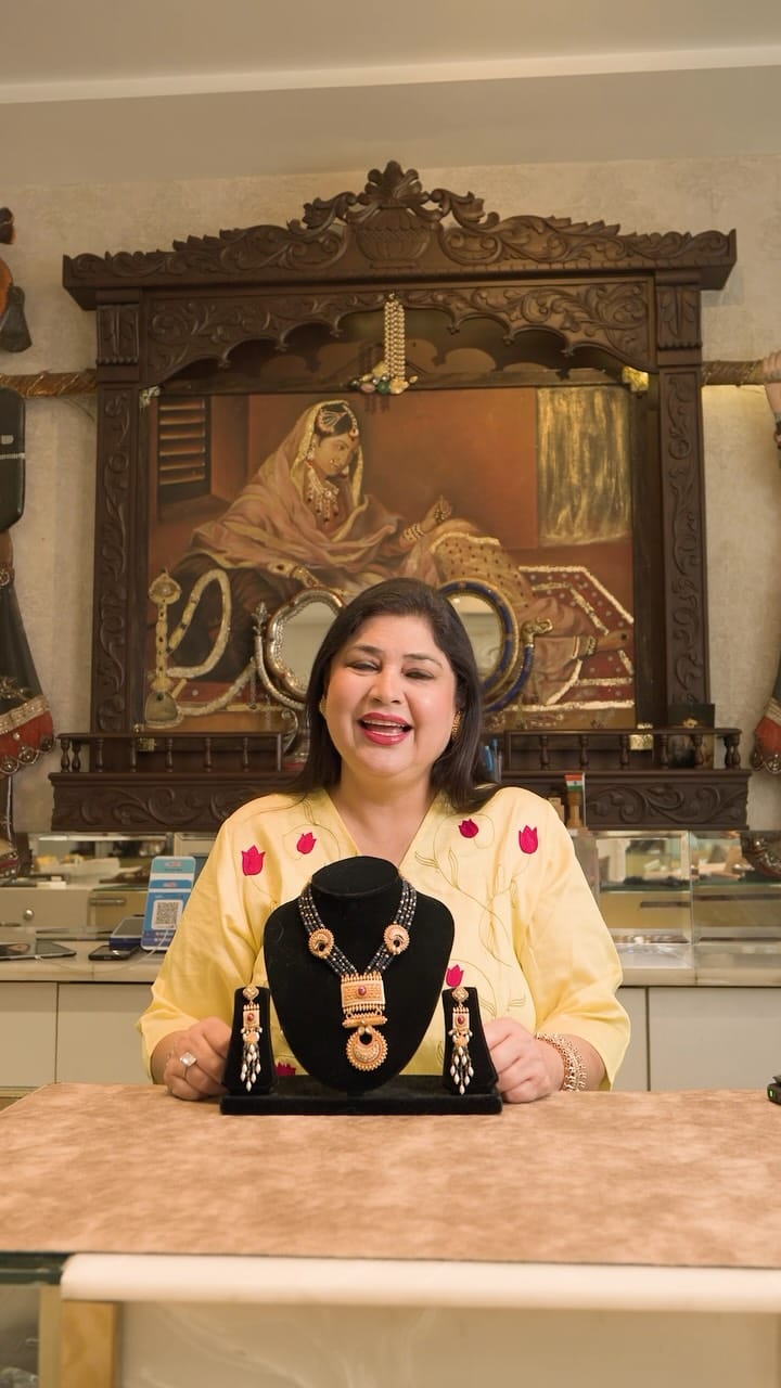Post 1 by Dhanda Jewellers on Instagram (video)