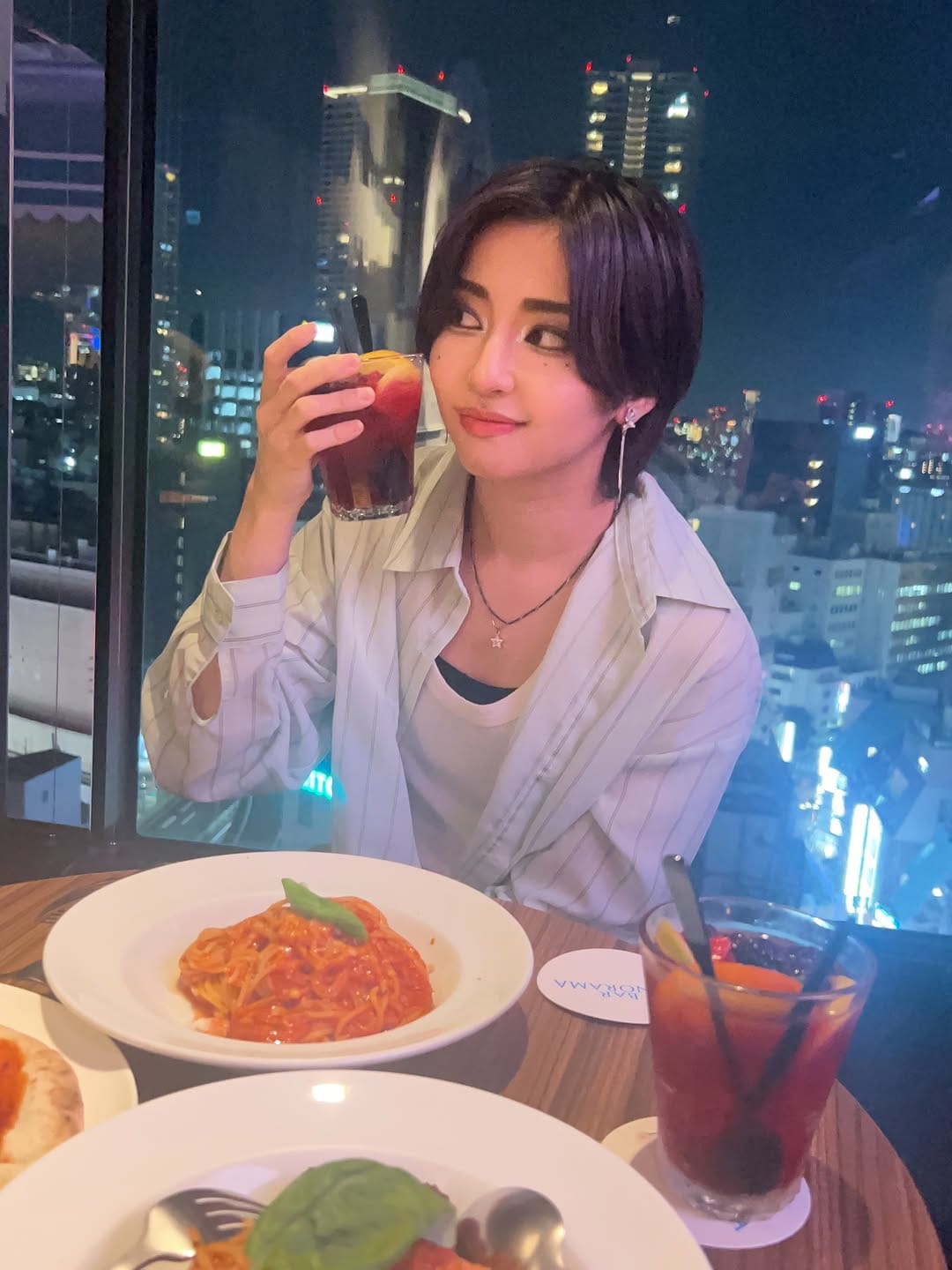 Post 2 by 美波（みなみ）🎩 on Instagram (carousel)