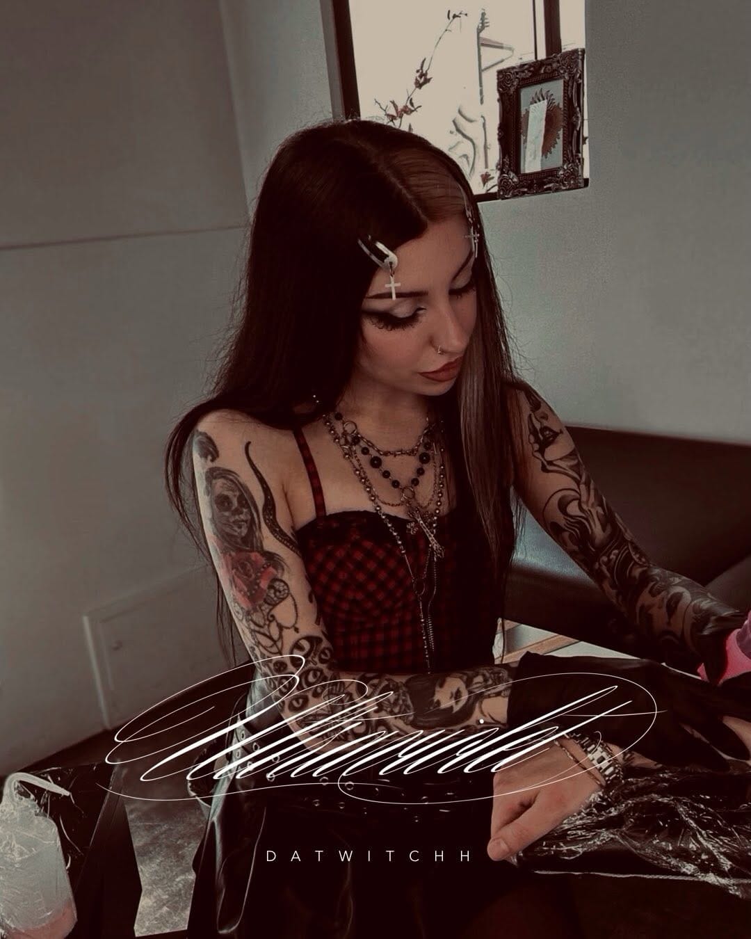 Post 5 by Violet Studio - Tatuaggi e Piercing on Instagram (carousel)