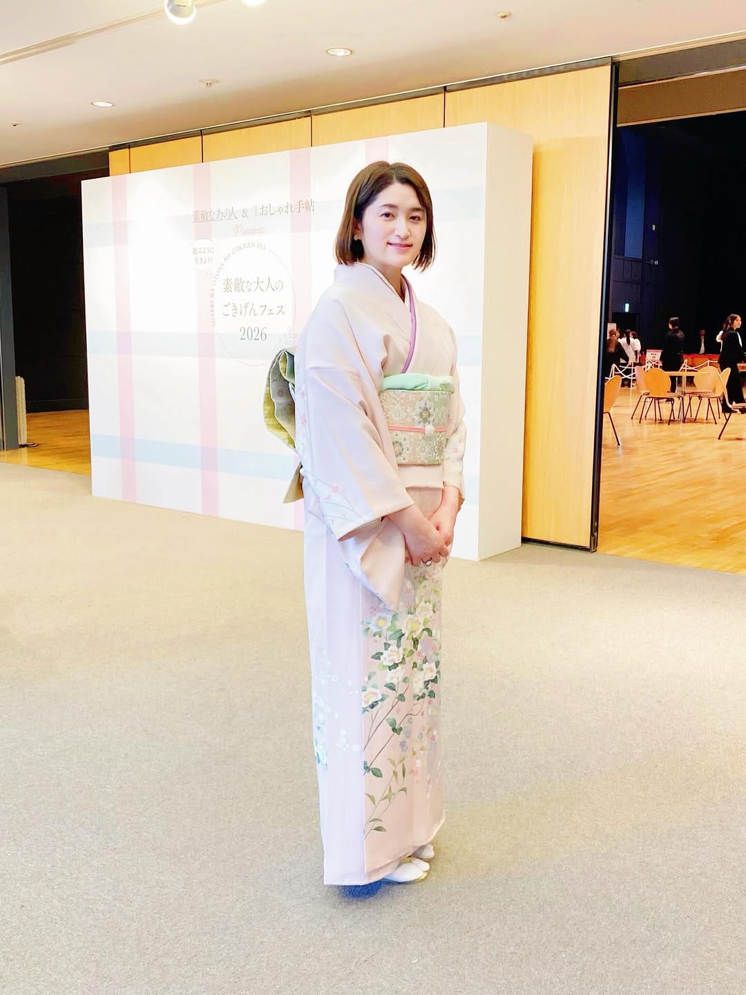 Post 6 by 写真で奏でるカラーアーティスト　たきなみ かなみ on Instagram (carousel)