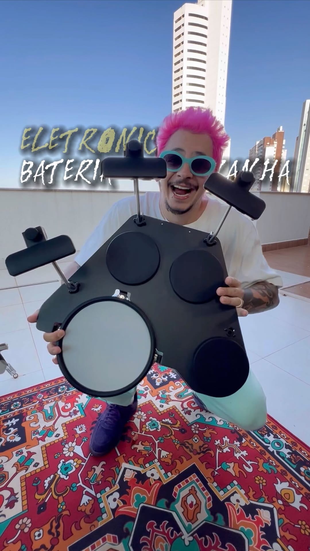 Post 9 by Seven Guitars on Instagram (video)