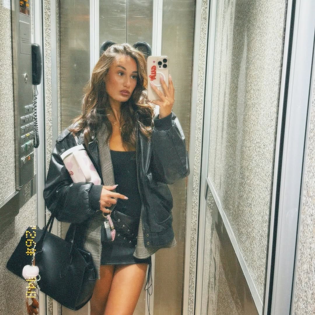 Post 5 by LORÈNE on Instagram (image)
