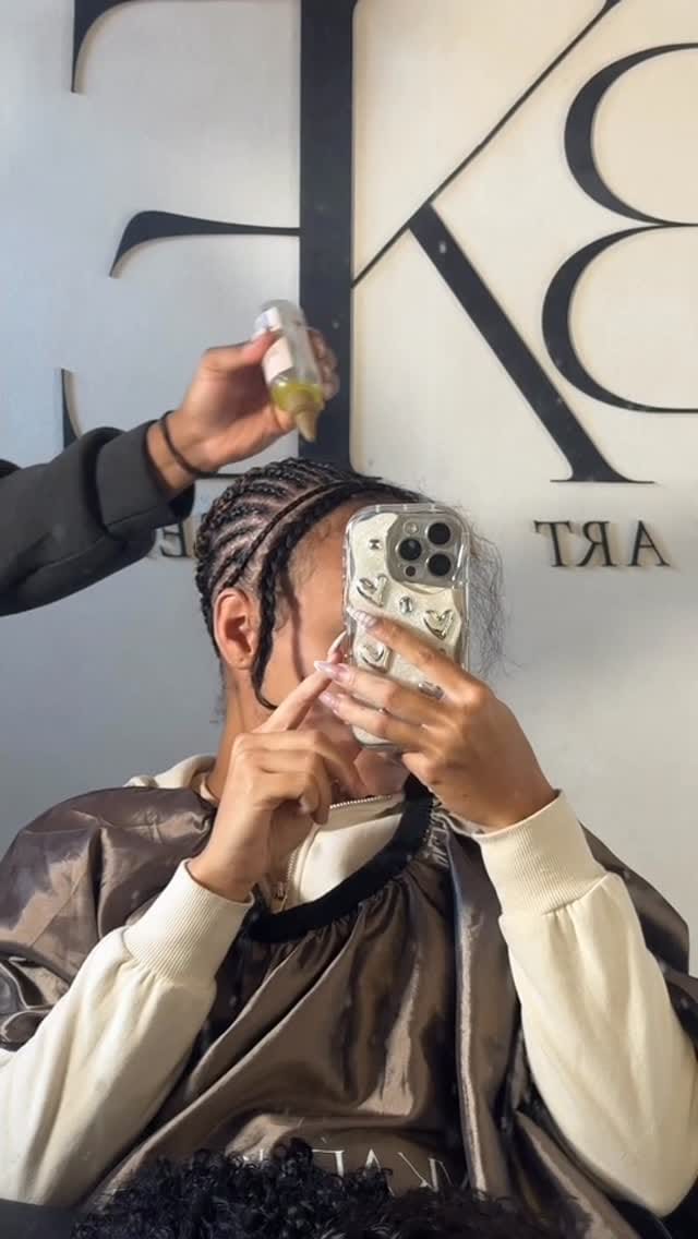 Post 4 by Neysha🍍✨ on Instagram (video)