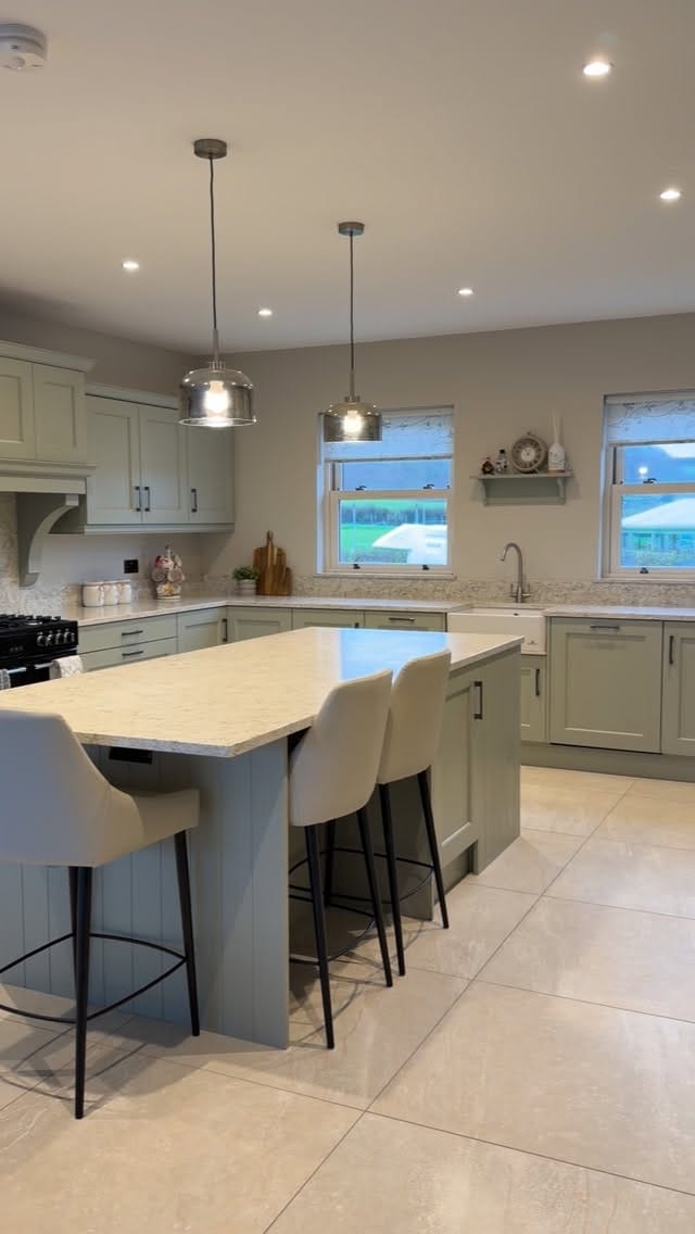 Post 4 by Glenvale kitchens & Bedrooms on Instagram (video)
