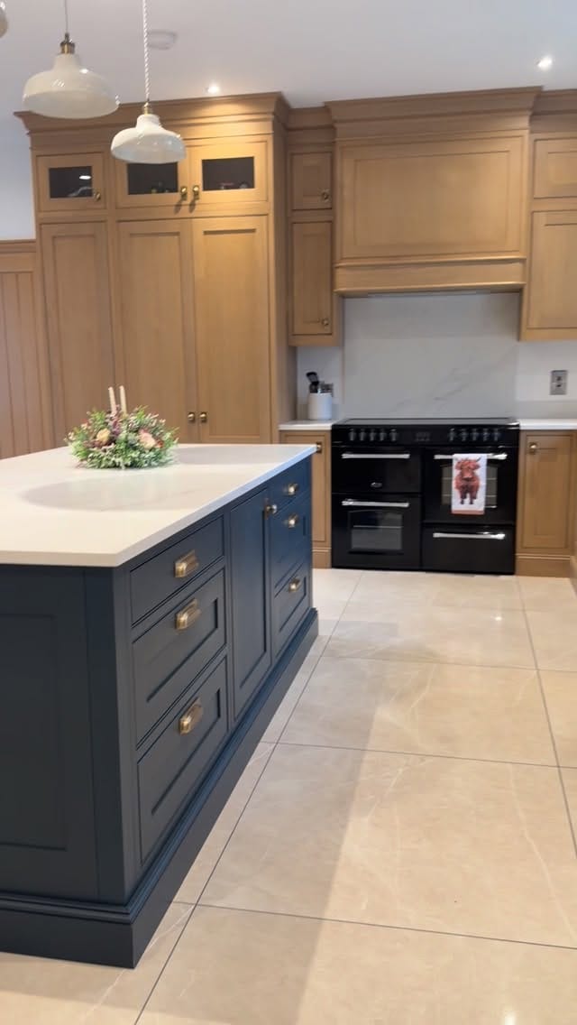 Post 3 by Glenvale kitchens & Bedrooms on Instagram (video)