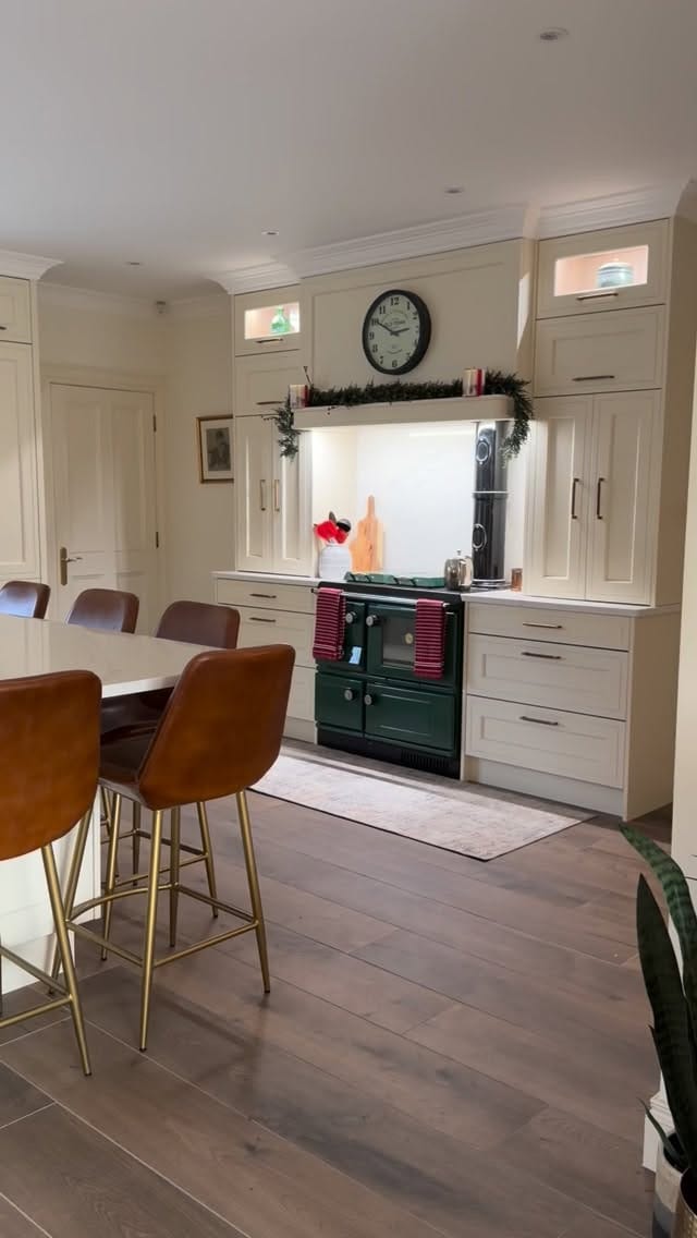 Post 7 by Glenvale kitchens & Bedrooms on Instagram (video)