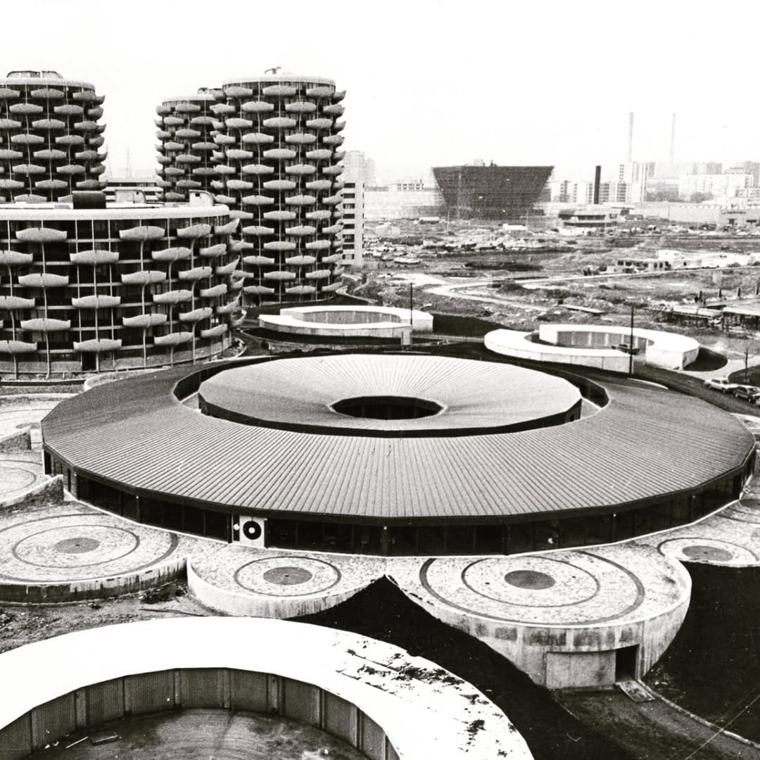 Post 6 by Gérard Grandval on Instagram (carousel)