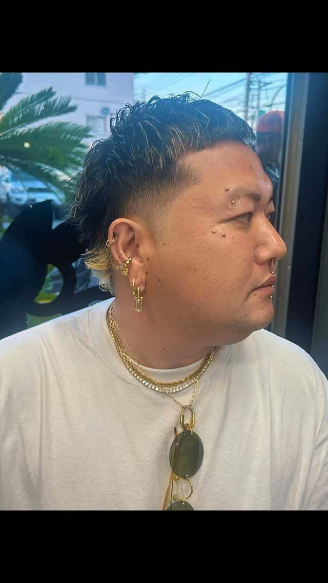 Post 2 by CLASSIC HAIR STUDIO on Instagram (video)