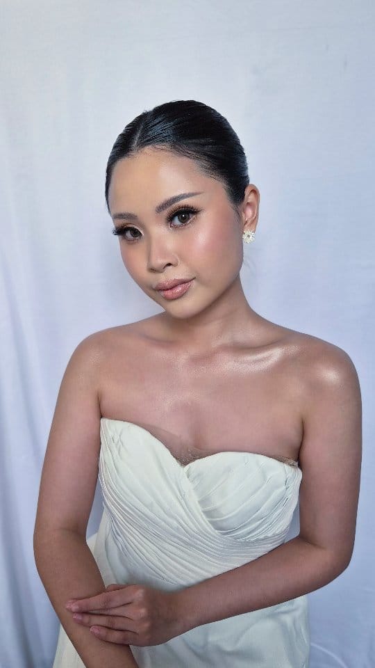 Post 3 by Wedding Makeup Artist Tangerang Jakarta Bali on Instagram (video)
