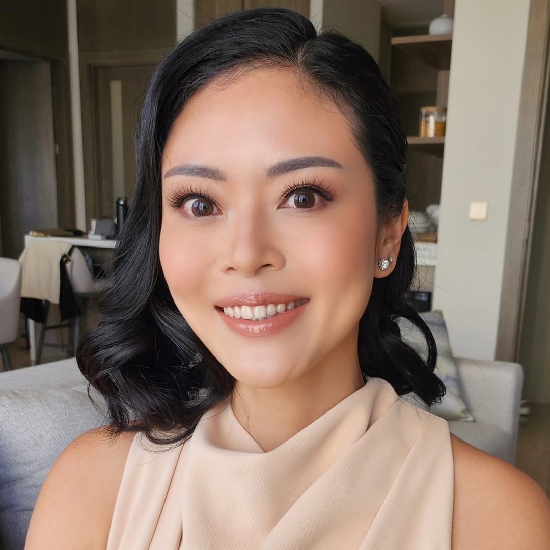 Post 8 by Wedding Makeup Artist Tangerang Jakarta Bali on Instagram (carousel)