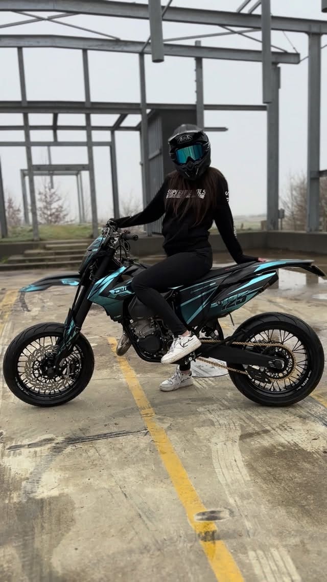 Post 5 by KTM EXC 125 | SUPERMOTO on Instagram (video)