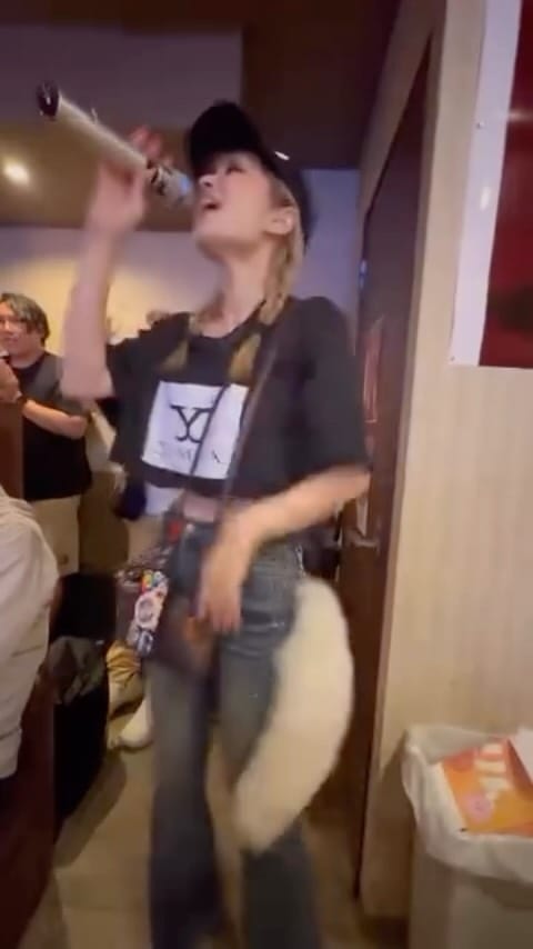 Post 3 by YUMIXX（佐藤ゆみ） on Instagram (video)
