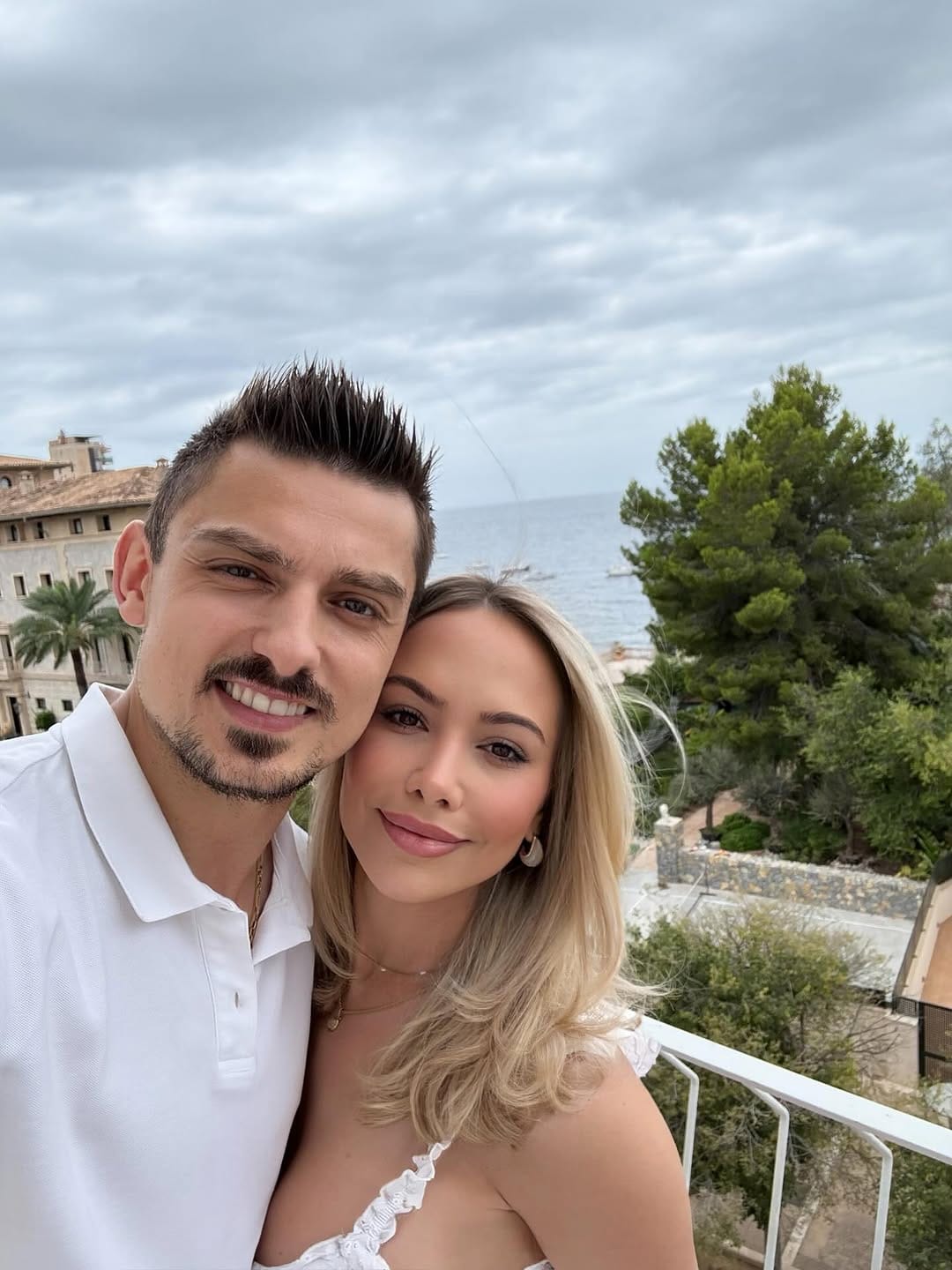 Post 9 by 𝐙𝐬𝐨𝐥𝐭 𝐒á𝐧𝐝𝐨𝐫 𝐂𝐬𝐞𝐤𝐞 on Instagram (image)