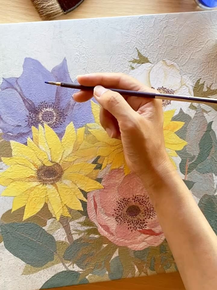 Post 10 by 日本画 藤原 郁子 on Instagram (carousel)