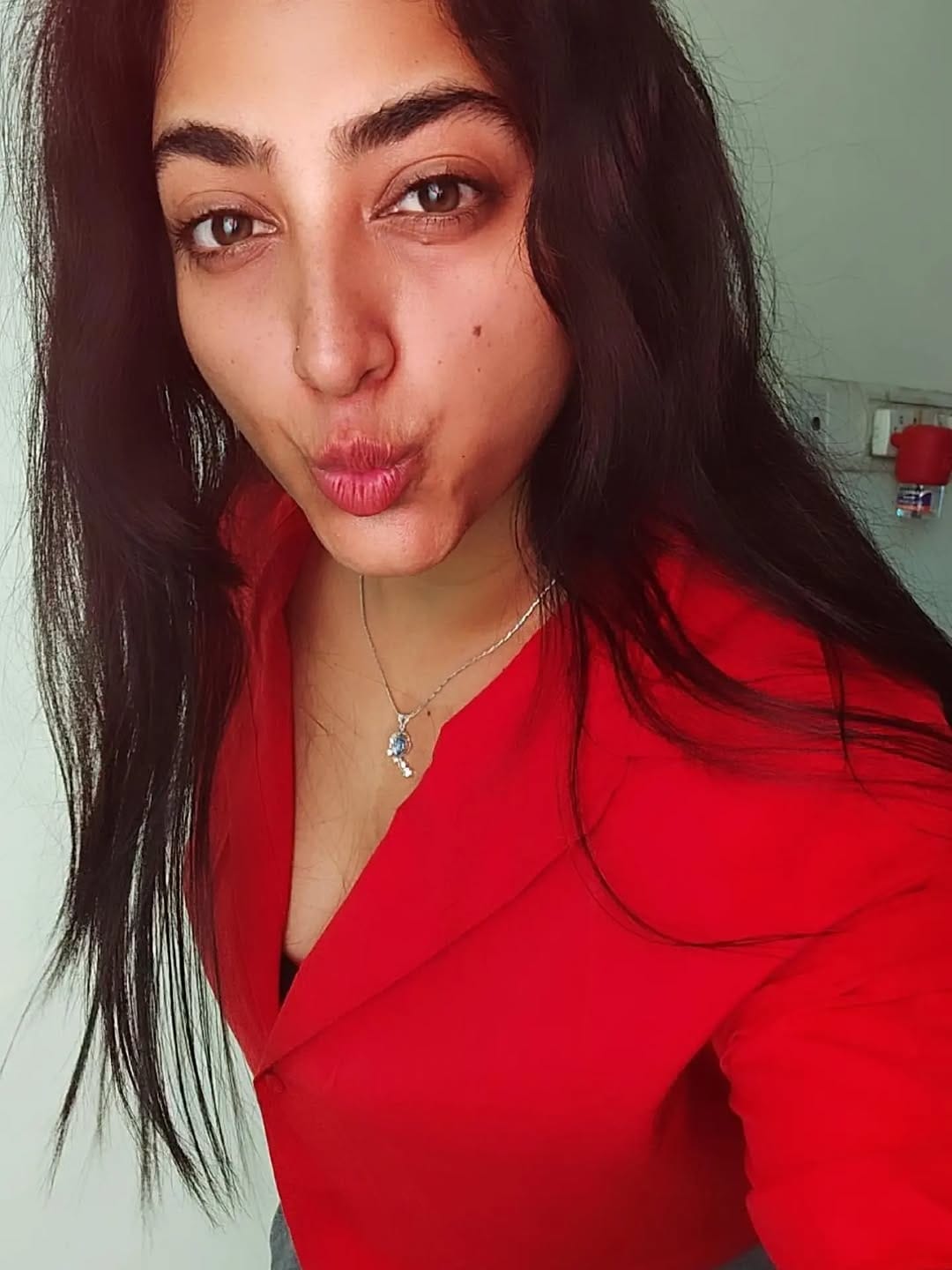 Post 3 by Visha Parashar on Instagram (carousel)