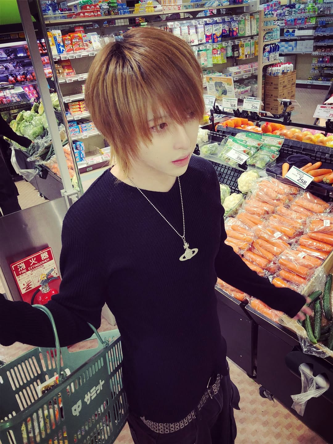 Post 1 by Filix王/Filix Wang/필릭스왕 on Instagram (carousel)