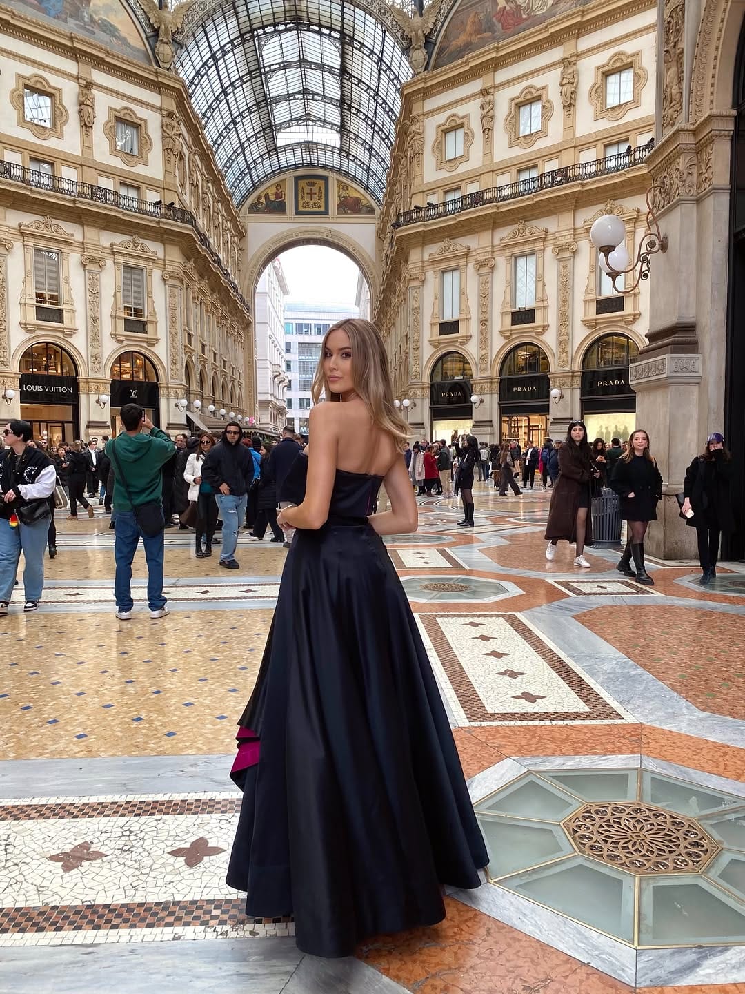 Post 1 by 𝓥𝓲𝓽𝓽𝓸 on Instagram (carousel)