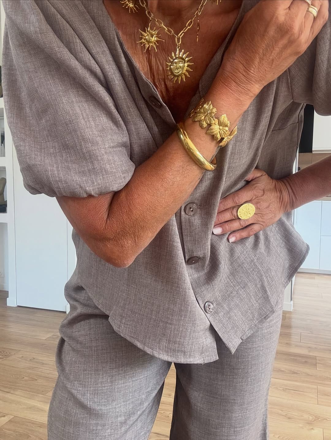 Post 1 by Claudie 	•	Claudie | Mode femme 50+ & confiance on Instagram (carousel)