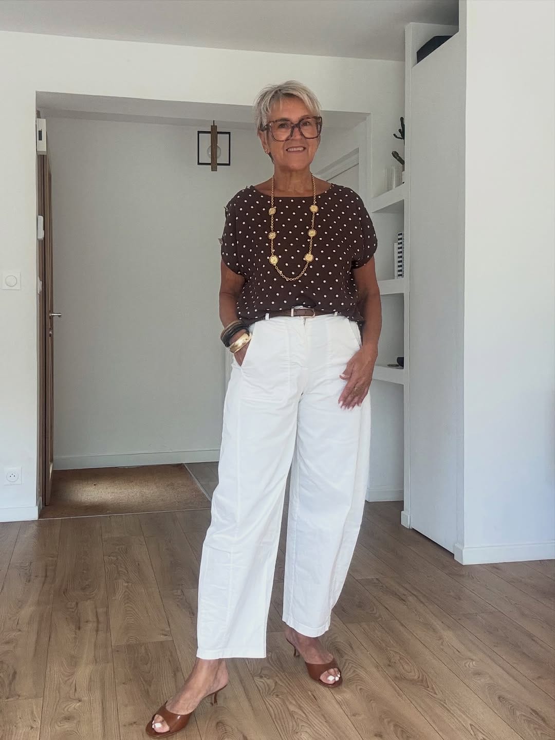 Post 9 by Claudie 	•	Claudie | Mode femme 50+ & confiance on Instagram (carousel)