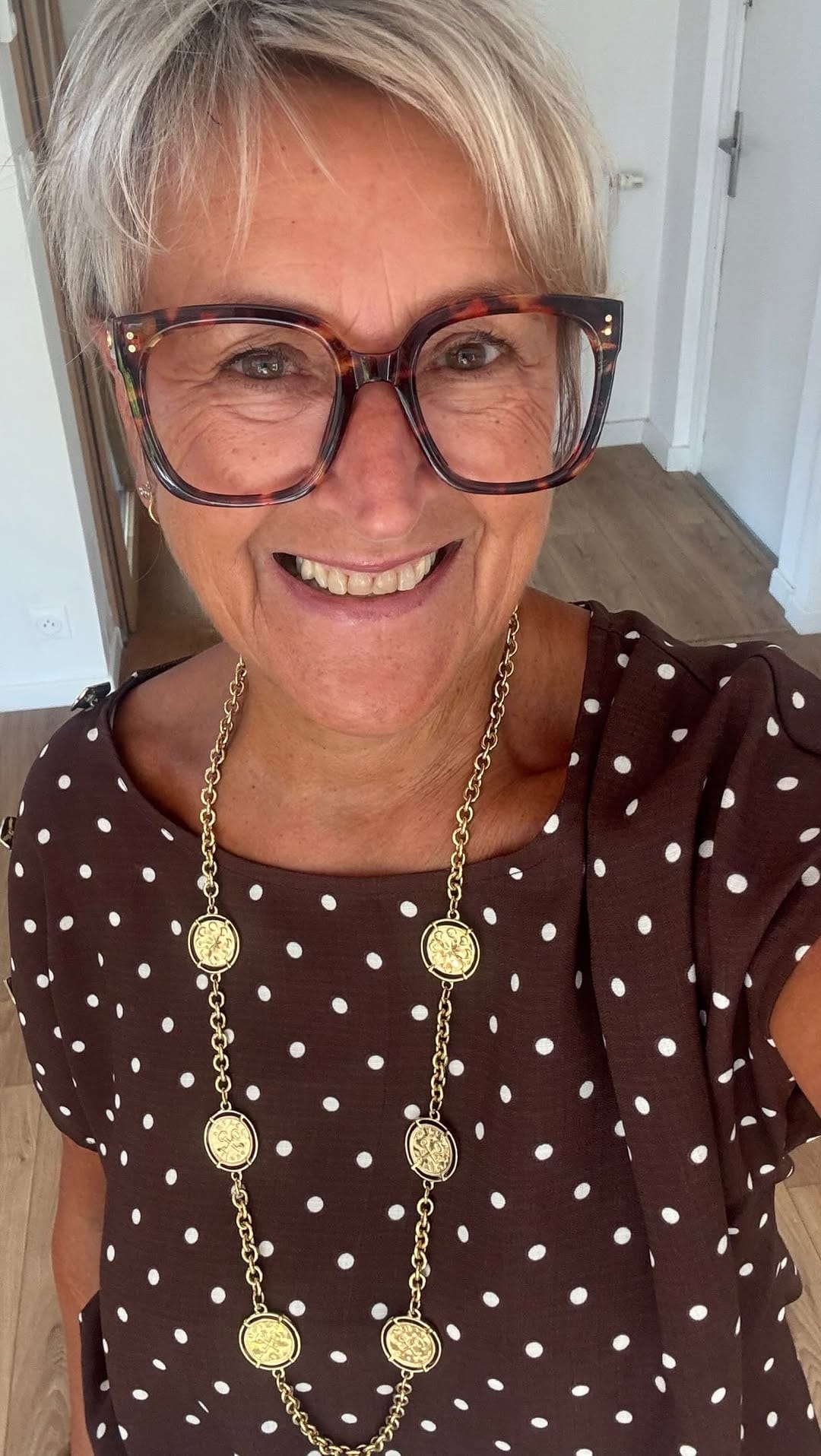 Post 7 by Claudie 	•	Claudie | Mode femme 50+ & confiance on Instagram (video)