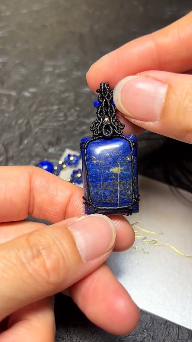 Post 9 by マクラメ macrame Art  Astara on Instagram (video)