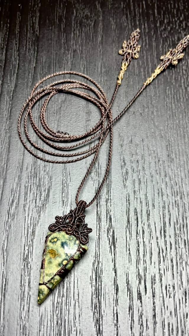 Post 4 by マクラメ macrame Art  Astara on Instagram (video)
