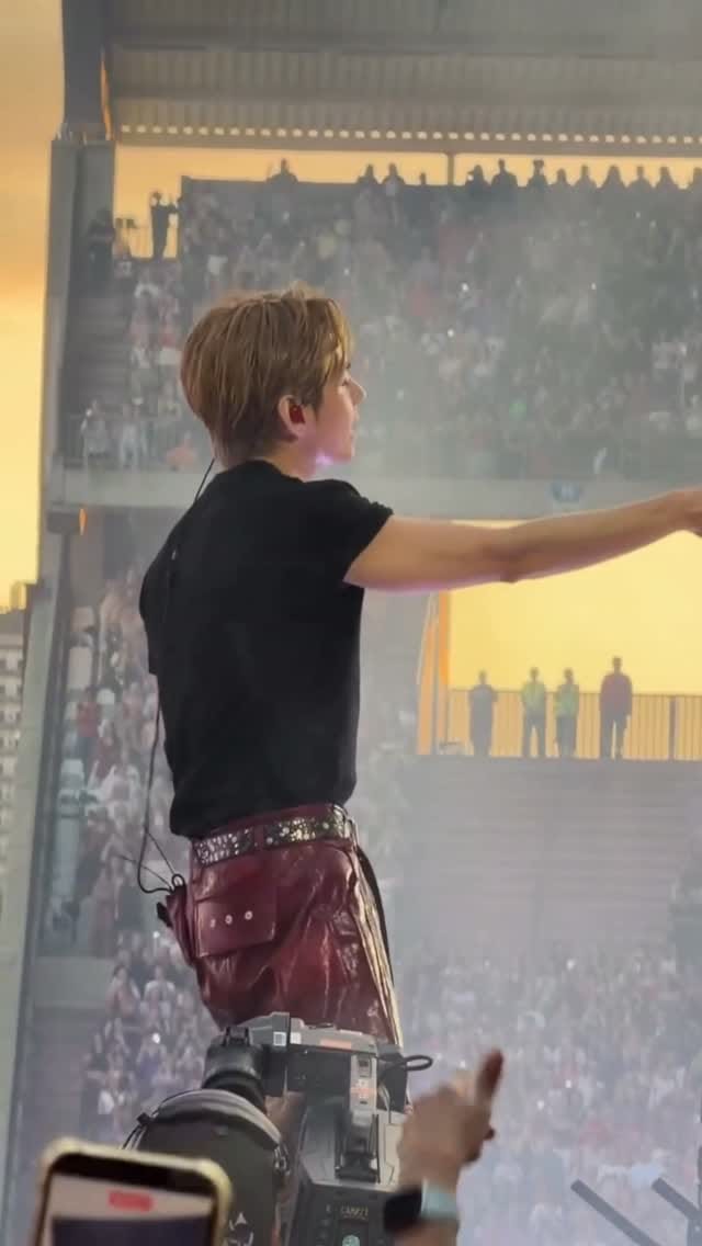 Post 1 by BTS V 방탄소년 김태형 TAEKOOK⟭⟬ on Instagram (video)