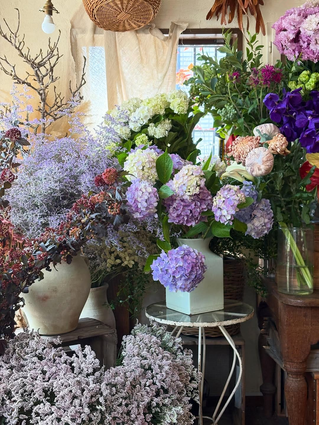 Post 7 by petitapetit／世田谷桜新町の花屋 on Instagram (carousel)