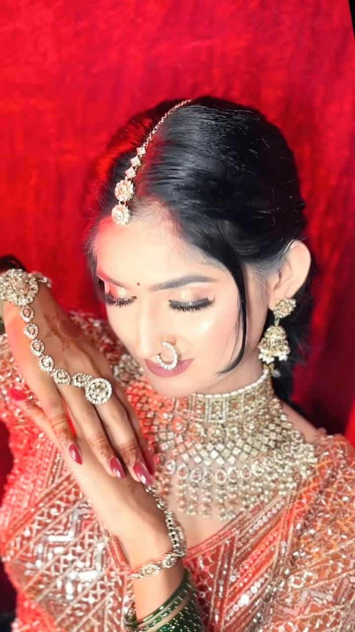 Post 6 by Dulha Dulhan Sringar Ghar👗 on Instagram (video)