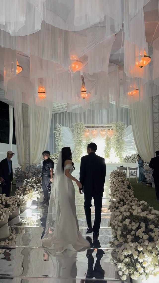 Post 8 by CM Weddings on Instagram (video)