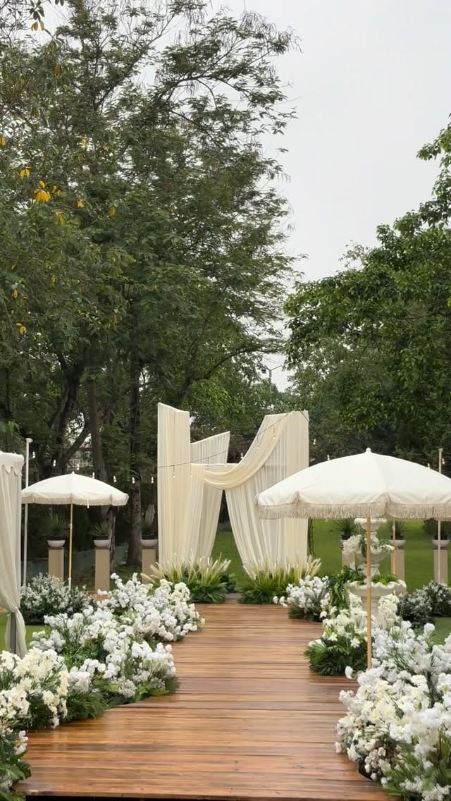 Post 1 by CM Weddings on Instagram (video)