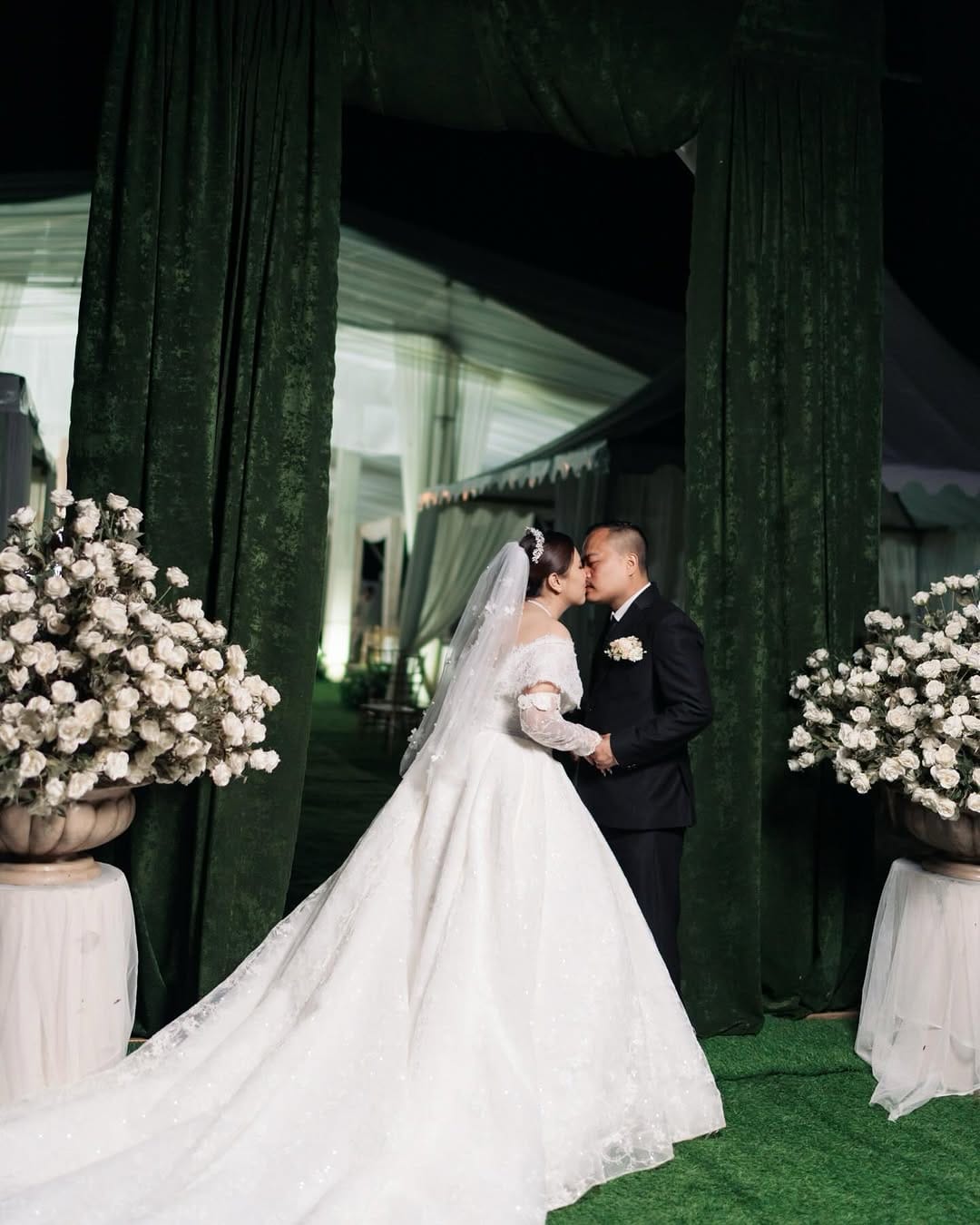 Post 2 by CM Weddings on Instagram (carousel)